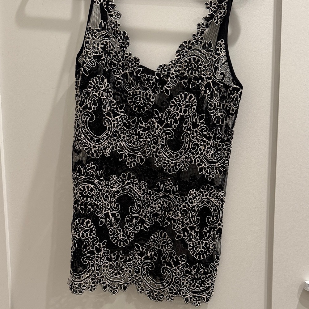 Babaton Black Lace Appliqué Tank Top